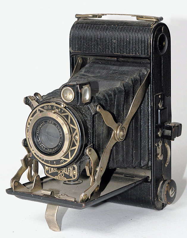 still-012-old-camera.jpg