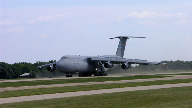 C-5 Landing at Oshkosh