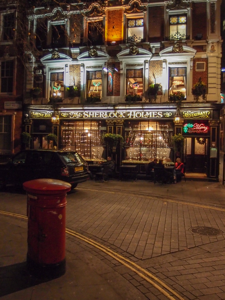 Sherlock Holmes Pub, London.