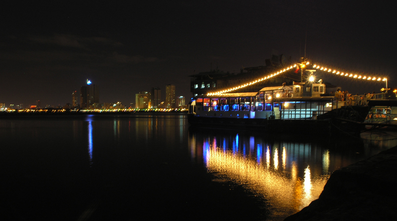 Manila Bay by night
