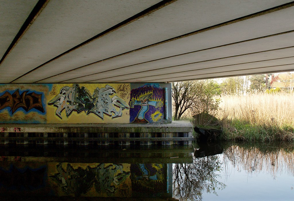 Grafitti under the bridge
