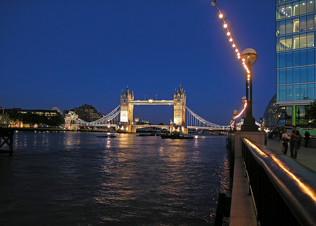 Night Walk on Thames 1 (London)