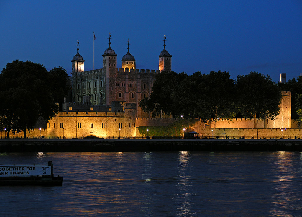 Night Walk on Thames 3 (London)